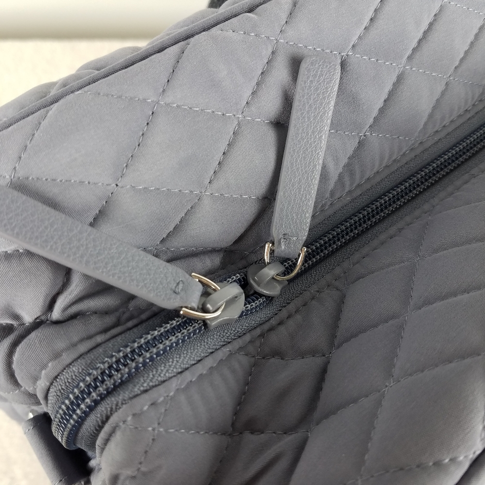 Vera Bradley Carbon Gray Medium Traveler Bag NWT - Picture 7 of 8